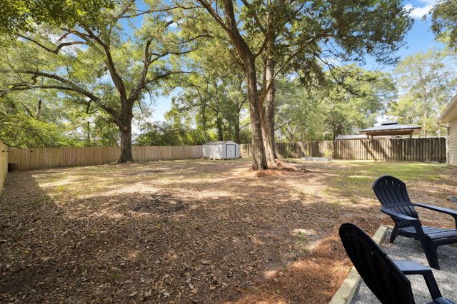 82 Live Oak Street, Freeport, FL 32439