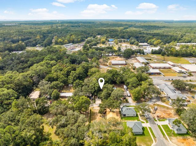 82 Live Oak Street, Freeport, FL 32439