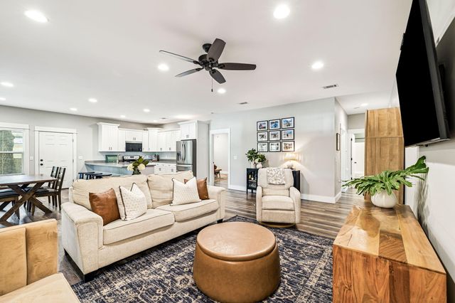 82 Live Oak Street, Freeport, FL 32439