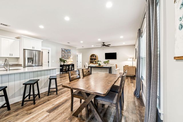 82 Live Oak Street, Freeport, FL 32439