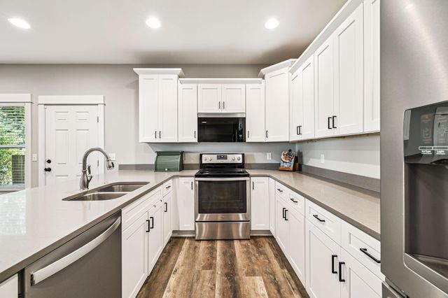 82 Live Oak Street, Freeport, FL 32439