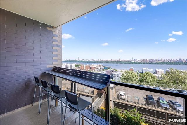 9060 Palisade Avenue 404, North Bergen, NJ 07047