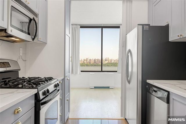 9060 Palisade Avenue 404, North Bergen, NJ 07047