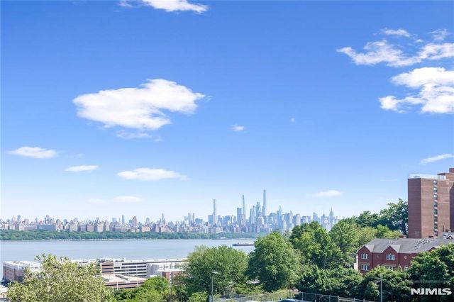 9060 Palisade Avenue 404, North Bergen, NJ 07047