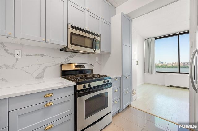 9060 Palisade Avenue 404, North Bergen, NJ 07047