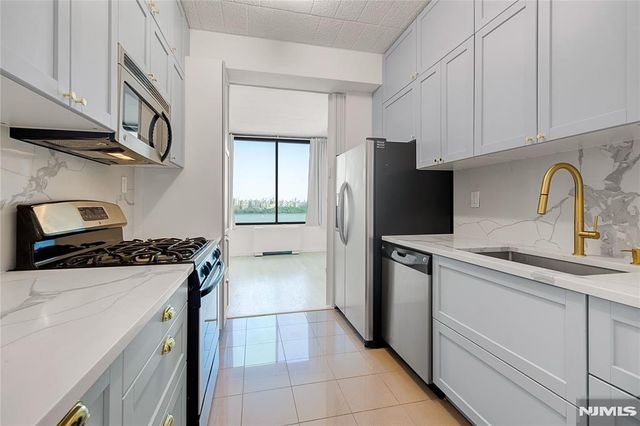 9060 Palisade Avenue 404, North Bergen, NJ 07047