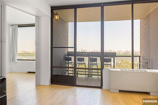 9060 Palisade Avenue 404, North Bergen, NJ 07047