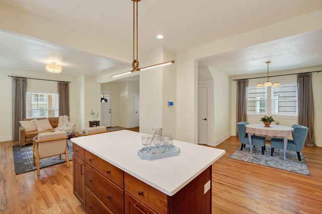 1107 24th Street, Des Moines, IA 50311
