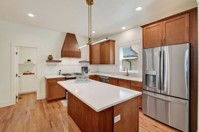 1107 24th Street, Des Moines, IA 50311