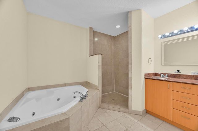 1650 Presidential Way 504, West Palm Beach, FL 33401