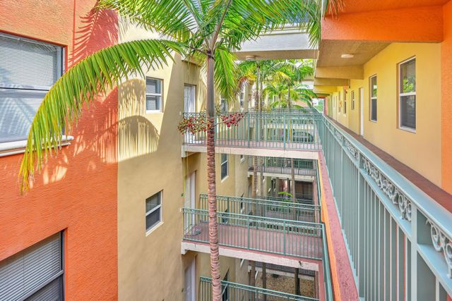 1650 Presidential Way 504, West Palm Beach, FL 33401