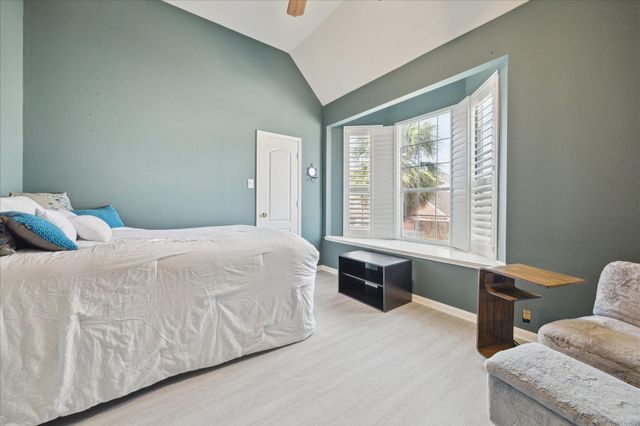 11215 Royce Palms Drive, Houston, TX 77042