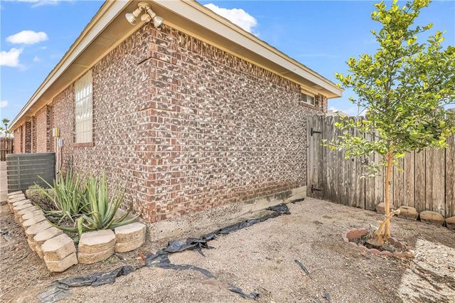 404 Quamasia Avenue, Mcallen, TX 78504