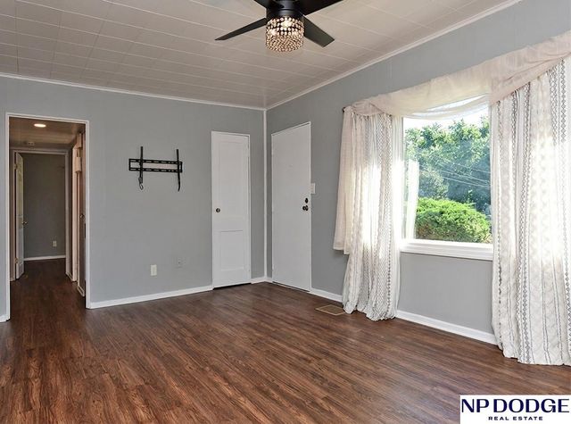 6904 Lafayette Avenue, Omaha, NE 68132