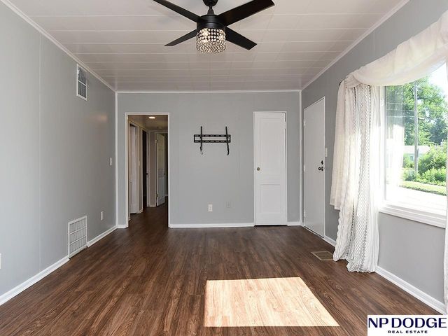 6904 Lafayette Avenue, Omaha, NE 68132
