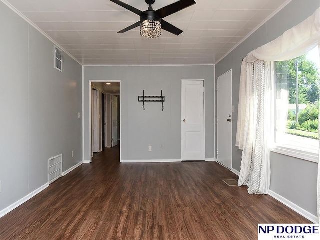 6904 Lafayette Avenue, Omaha, NE 68132