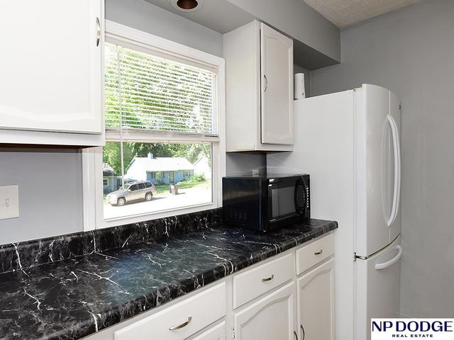 6904 Lafayette Avenue, Omaha, NE 68132