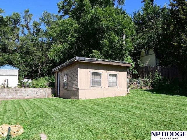 6904 Lafayette Avenue, Omaha, NE 68132