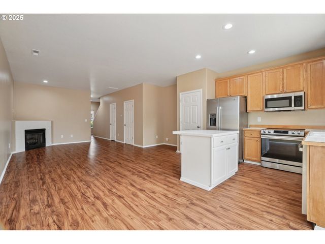 5960 Se 15TH Loop, Gresham, OR 97080