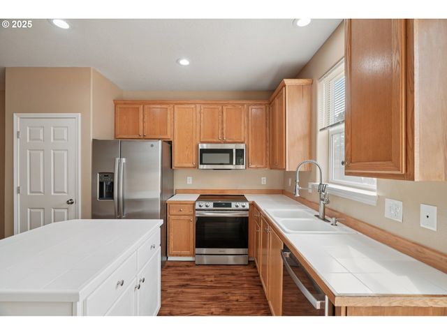 5960 Se 15TH Loop, Gresham, OR 97080