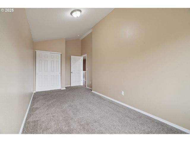 5960 Se 15TH Loop, Gresham, OR 97080