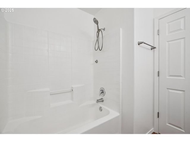 5960 Se 15TH Loop, Gresham, OR 97080