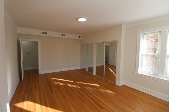 6307 N Mozart Street 3S, Chicago, IL 60659