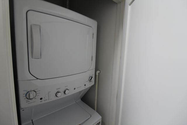 6307 N Mozart Street 3S, Chicago, IL 60659