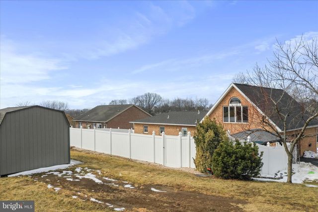 47 EMERALD DR, Chambersburg, PA 17202