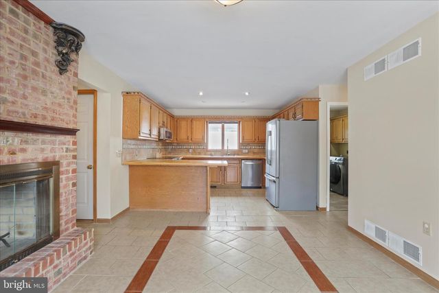 47 EMERALD DR, Chambersburg, PA 17202