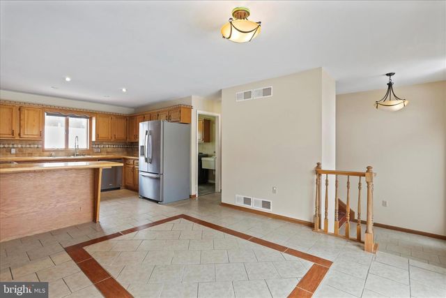 47 EMERALD DR, Chambersburg, PA 17202