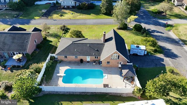 47 EMERALD DR, Chambersburg, PA 17202