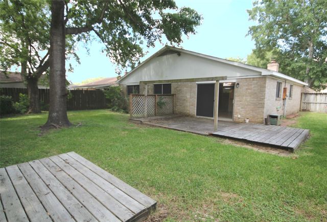 1106 Ravenscourt Drive, Sugar Land, TX 77498