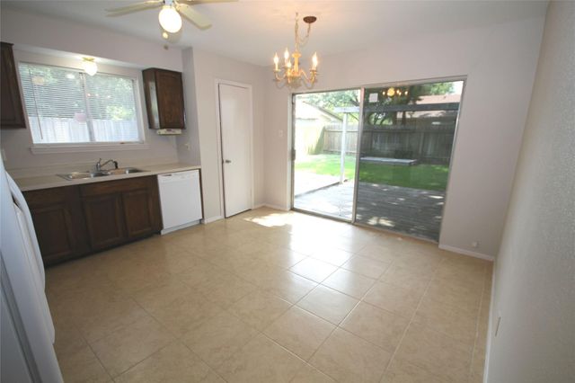 1106 Ravenscourt Drive, Sugar Land, TX 77498
