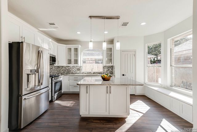 1154 Bluff Forest, San Antonio, TX 78248