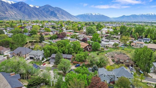 302 W HIDDEN HOLLOW DR, Orem, UT 84058