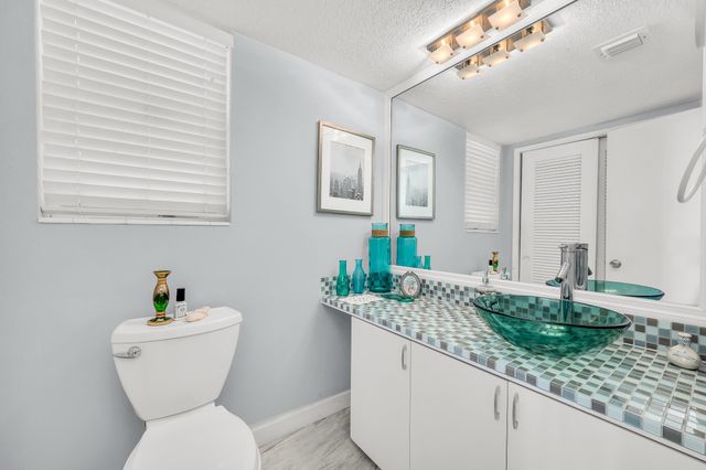 2731 NE 14th Street Causeway 430, Pompano Beach, FL 33062