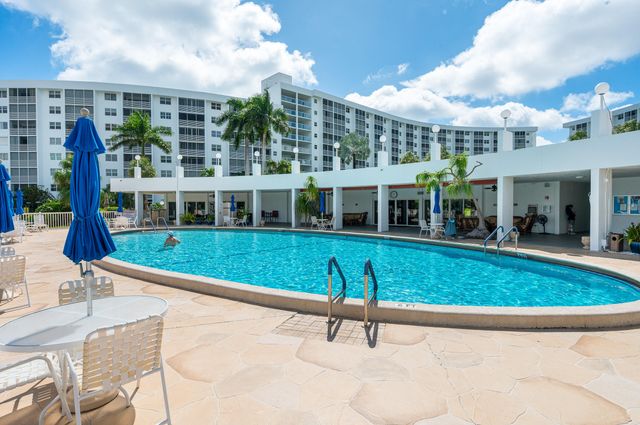 2731 NE 14th Street Causeway 430, Pompano Beach, FL 33062