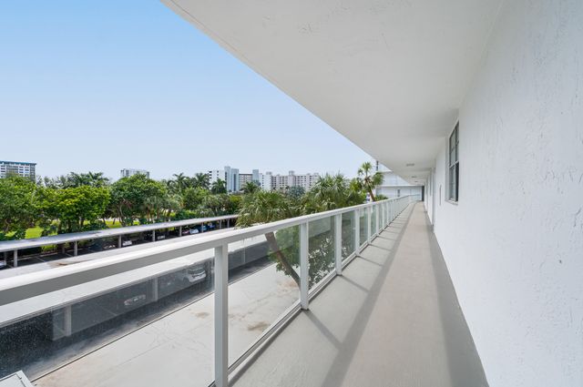 2731 NE 14th Street Causeway 430, Pompano Beach, FL 33062