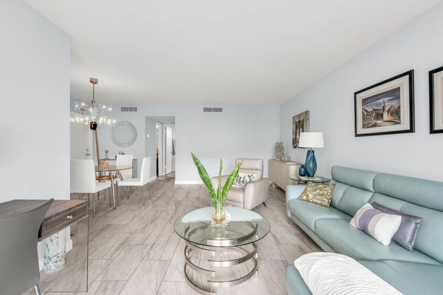 2731 NE 14th Street Causeway 430, Pompano Beach, FL 33062