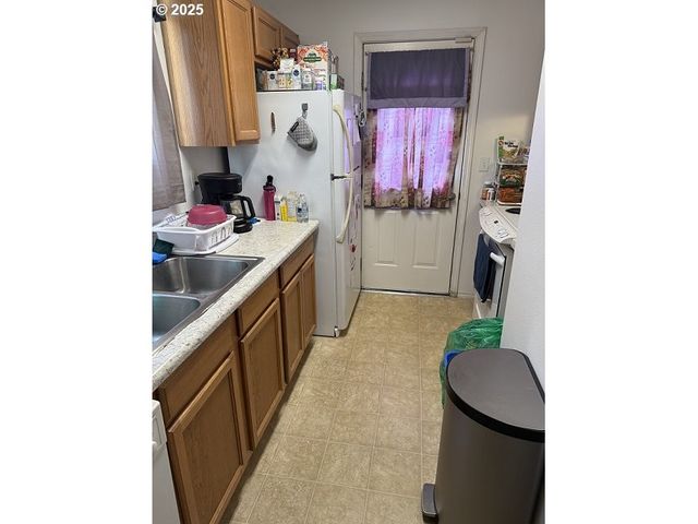 217 Ne 146TH Ave 4, Portland, OR 97230
