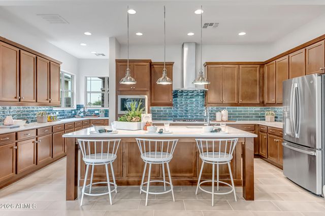 5826 W MAUNA LOA Lane, Glendale, AZ 85306
