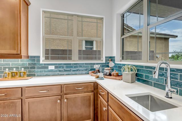5826 W MAUNA LOA Lane, Glendale, AZ 85306