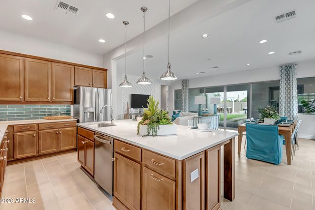 5826 W MAUNA LOA Lane, Glendale, AZ 85306