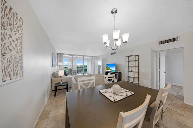 575 Oaks Lane 1009, Pompano Beach, FL 33069