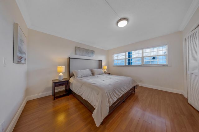 575 Oaks Lane 1009, Pompano Beach, FL 33069