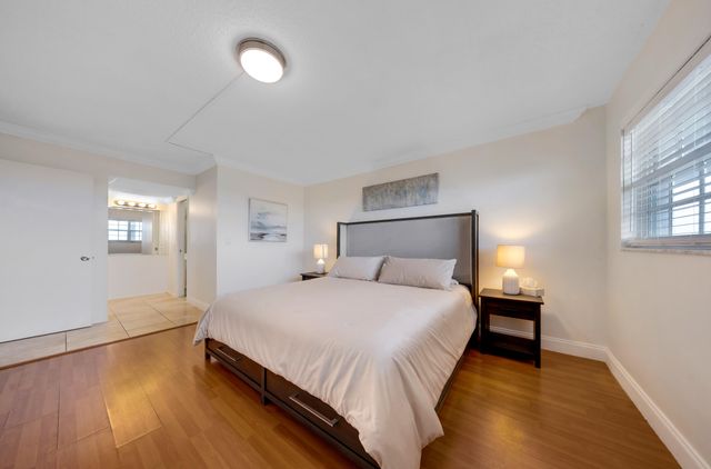 575 Oaks Lane 1009, Pompano Beach, FL 33069