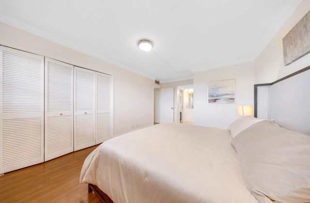 575 Oaks Lane 1009, Pompano Beach, FL 33069