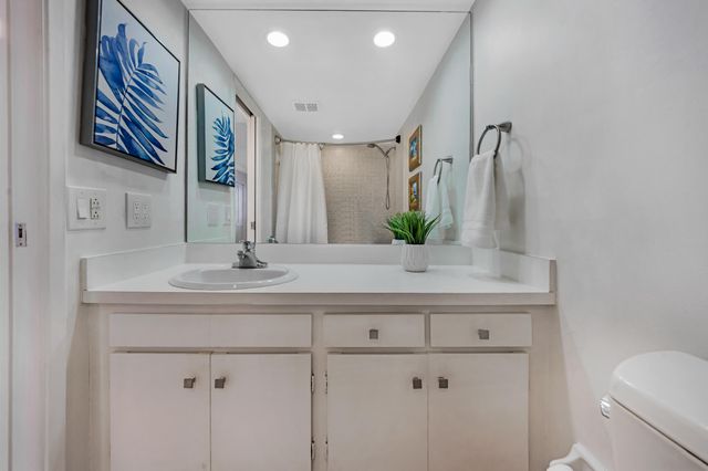 575 Oaks Lane 1009, Pompano Beach, FL 33069