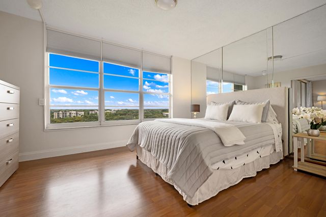 575 Oaks Lane 1009, Pompano Beach, FL 33069